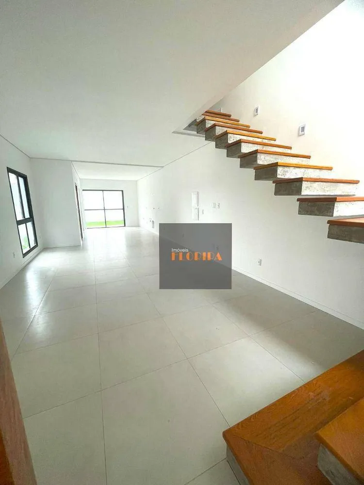 Casa, 3 quartos, 127 m² - Foto 2