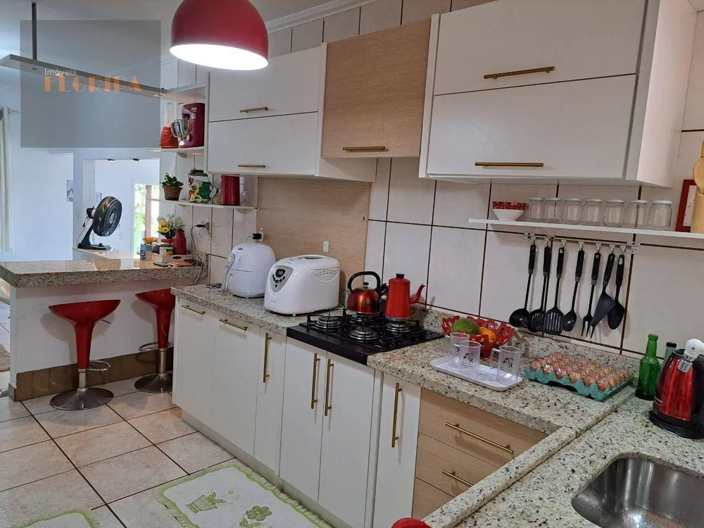 Casa, 4 quartos, 247 m² - Foto 10