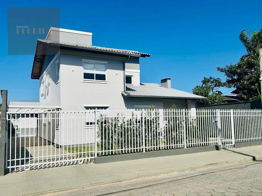 Casa, 5 quartos, 234 m² - Foto 1