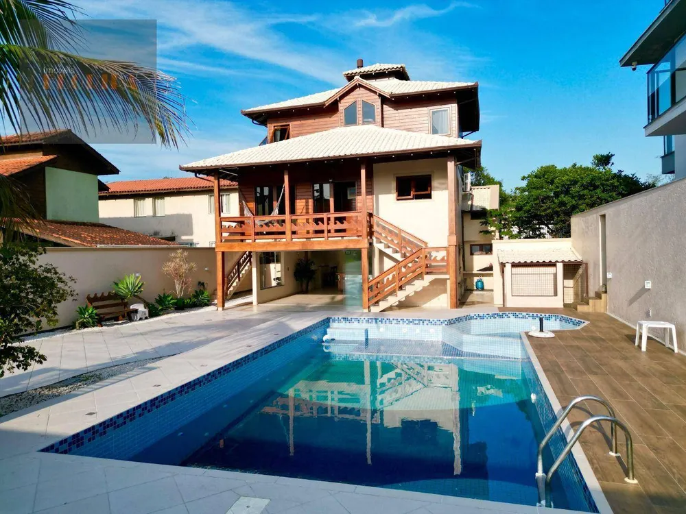 Casa, 3 quartos, 265 m² - Foto 1