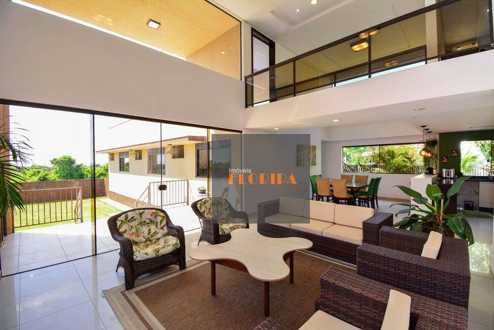 Casa de Condomínio à venda com 4 quartos, 360m² - Foto 2