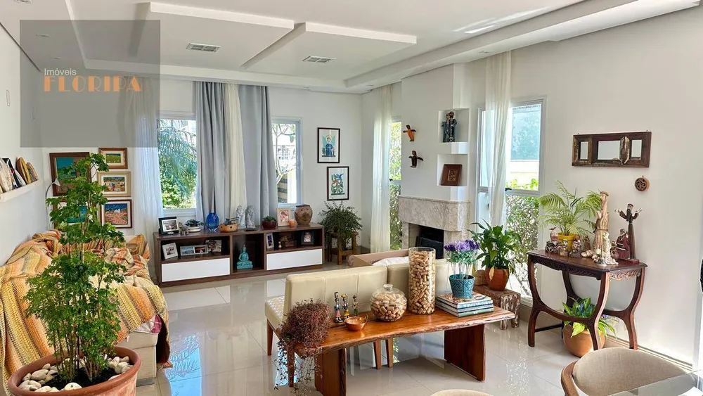 Casa, 4 quartos, 318 m² - Foto 1