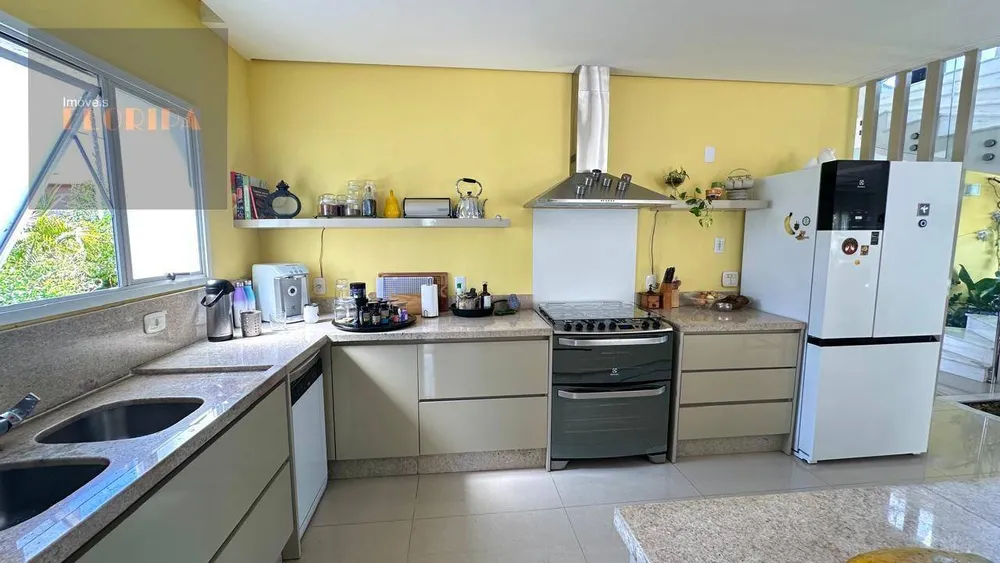 Casa, 4 quartos, 318 m² - Foto 3