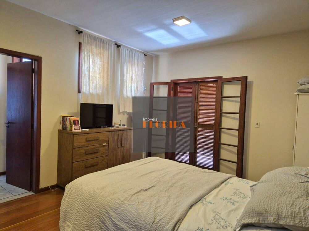 Casa, 4 quartos, 217 m² - Foto 3