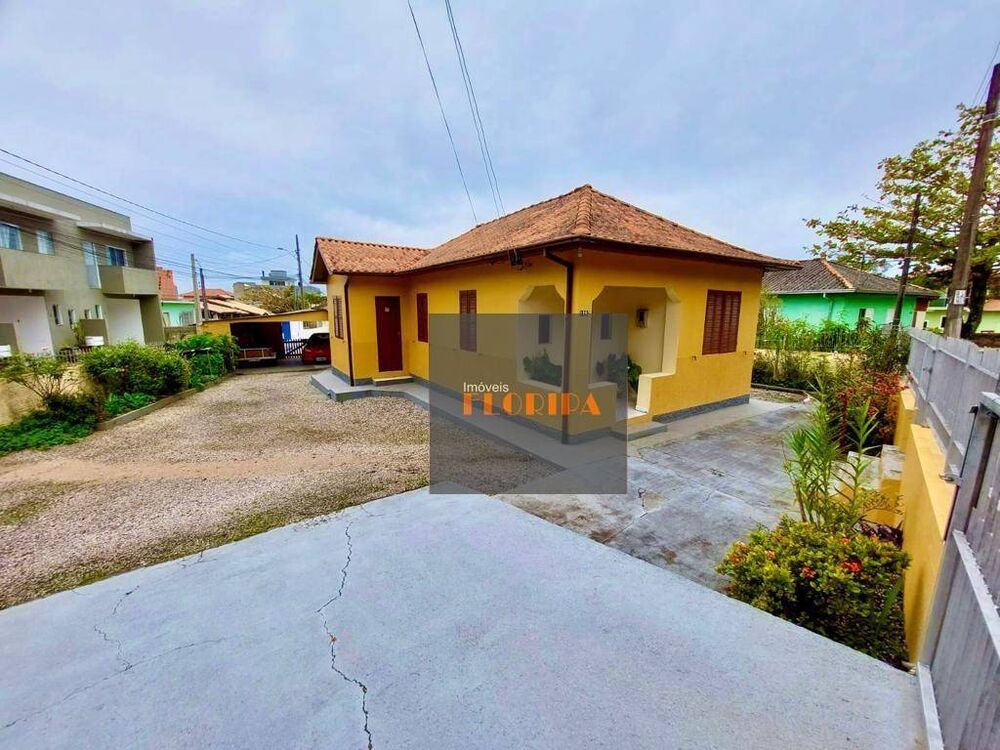 Casa à venda com 2 quartos, 200m² - Foto 1