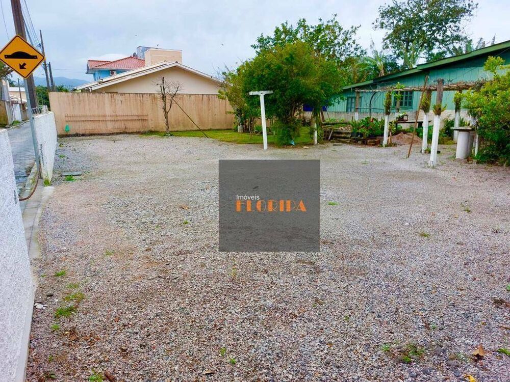Casa à venda com 2 quartos, 200m² - Foto 3