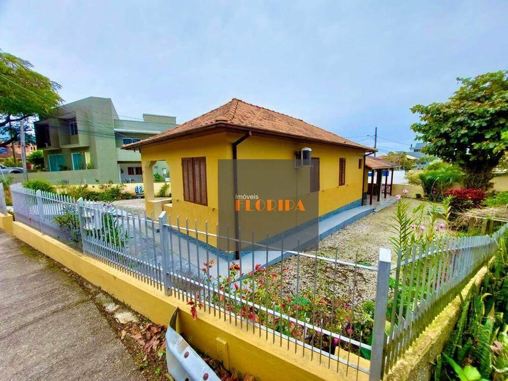 Casa à venda com 2 quartos, 200m² - Foto 2