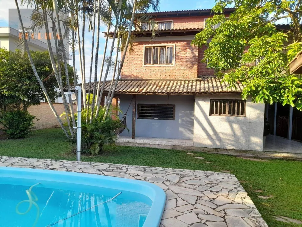 Casa, 6 quartos, 350 m² - Foto 1