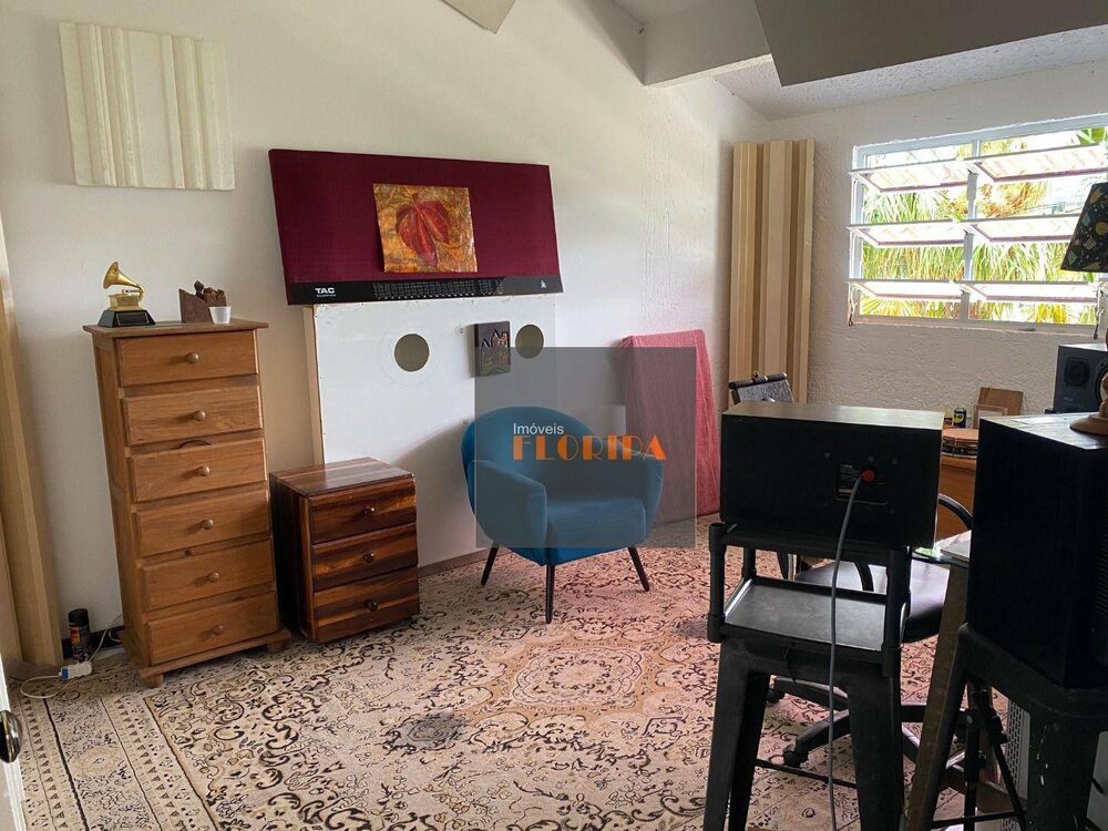 Casa, 6 quartos, 189 m² - Foto 1