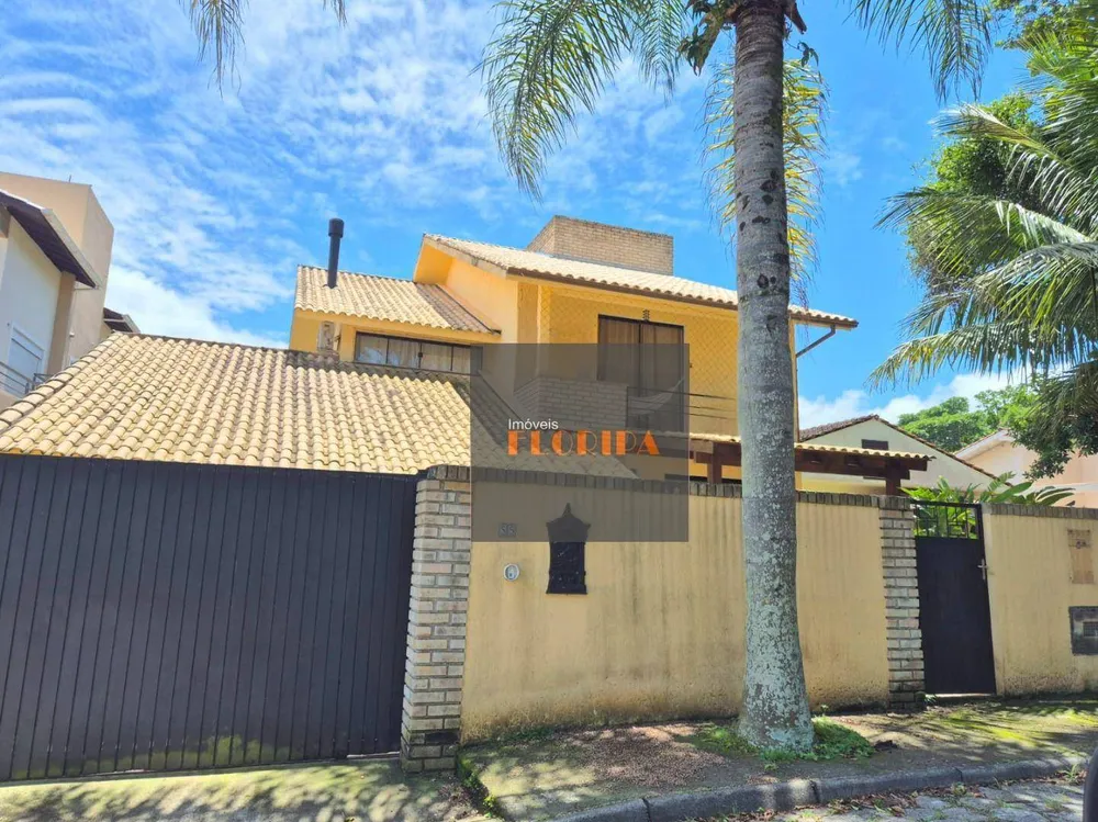 Casa, 6 quartos, 189 m² - Foto 1