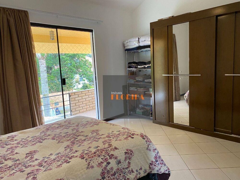 Casa, 6 quartos, 189 m² - Foto 4