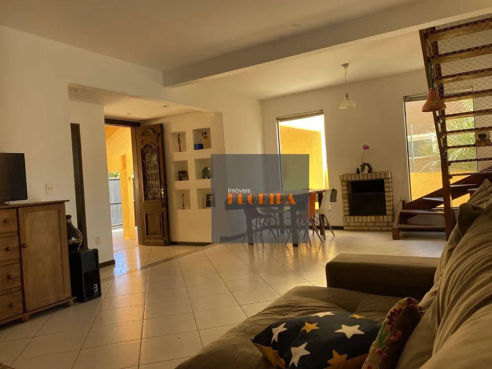 Casa, 6 quartos, 189 m² - Foto 4