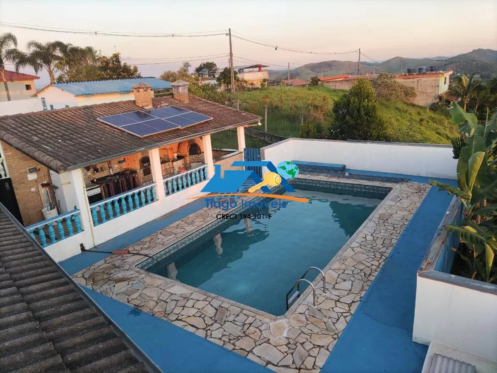 Fazenda à venda com 3 quartos, 1500m² - Foto 1