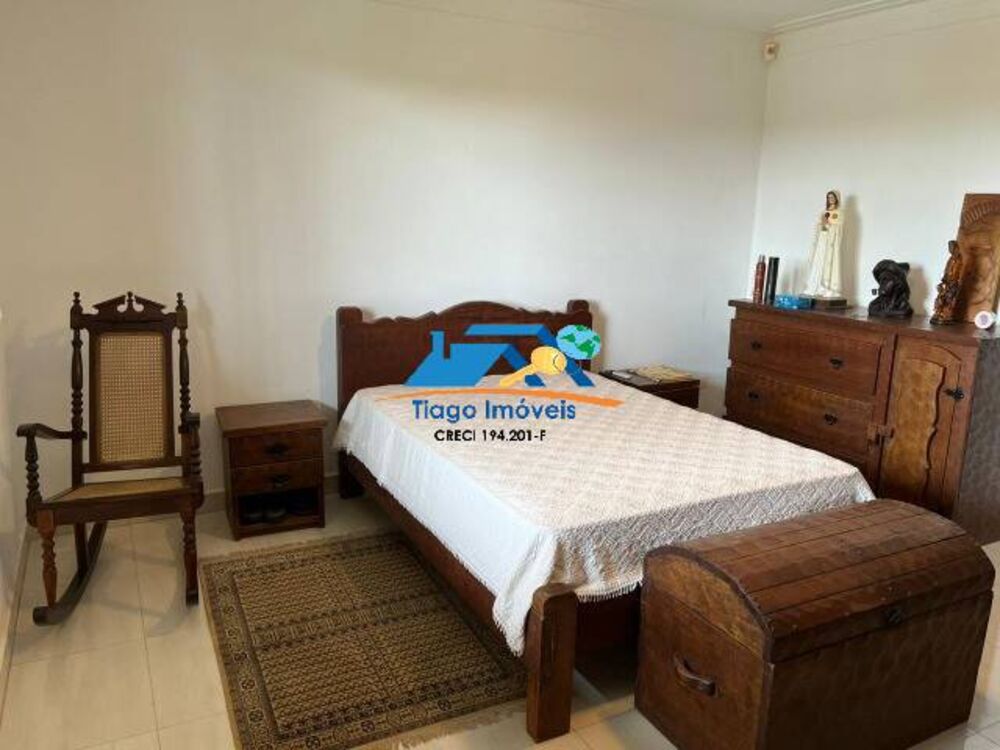 Casa à venda com 5 quartos, 1640m² - Foto 4