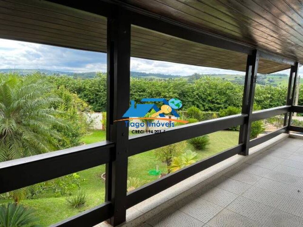Casa à venda com 5 quartos, 1640m² - Foto 1