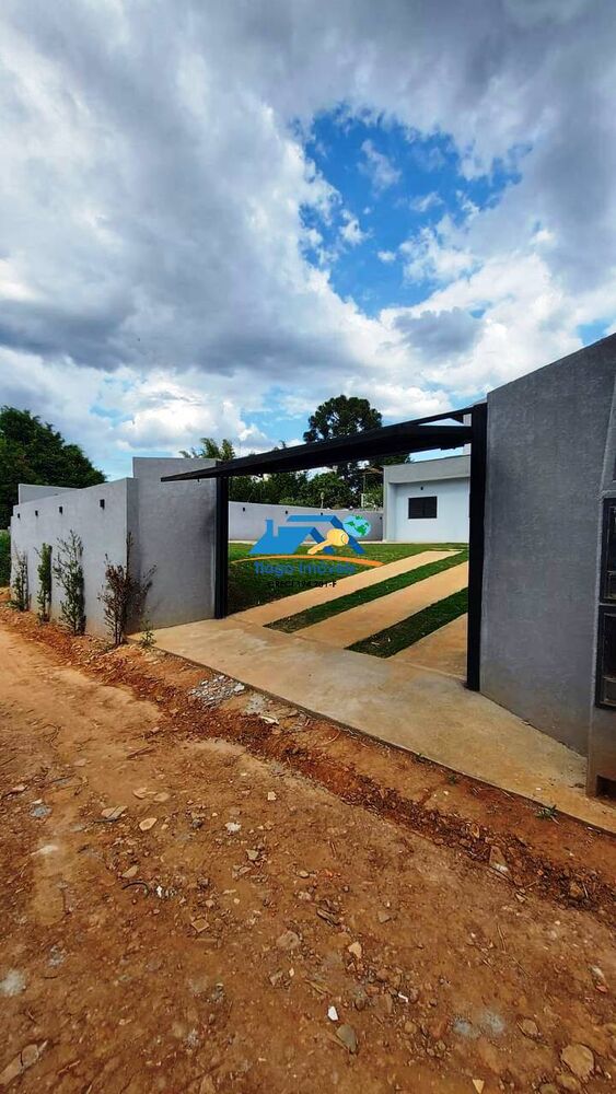 Casa à venda com 3 quartos, 420m² - Foto 1
