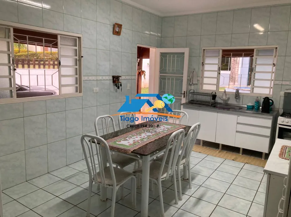 Chácara, 4 quartos, 3000 m² - Foto 1