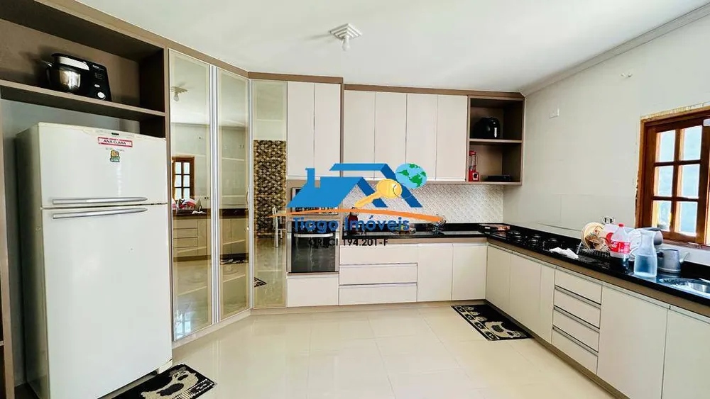Chácara, 3 quartos, 2000 m² - Foto 1