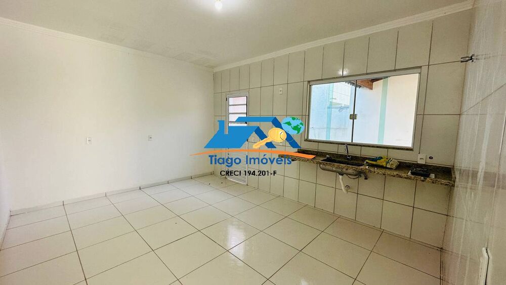 Casa à venda com 3 quartos, 250m² - Foto 4