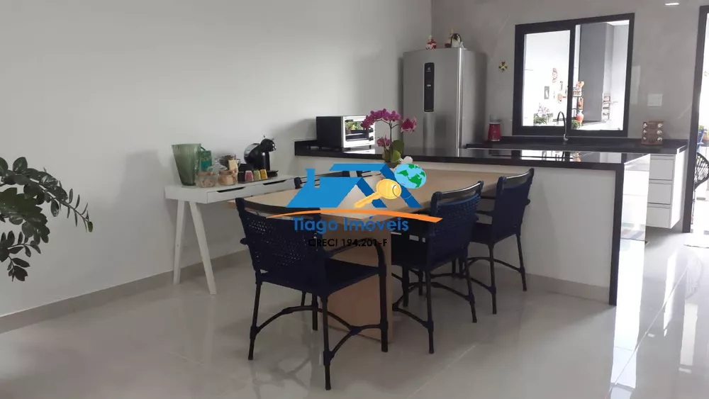 Casa à venda com 2 quartos, 250m² - Foto 4