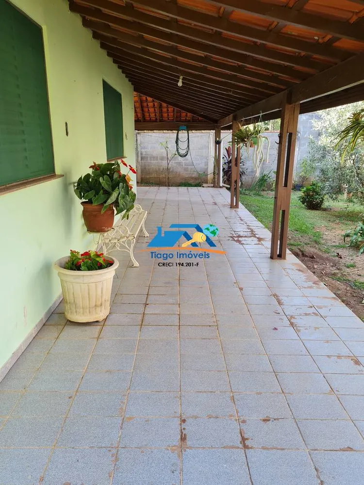 Chácara, 3 quartos, 1800 m² - Foto 1