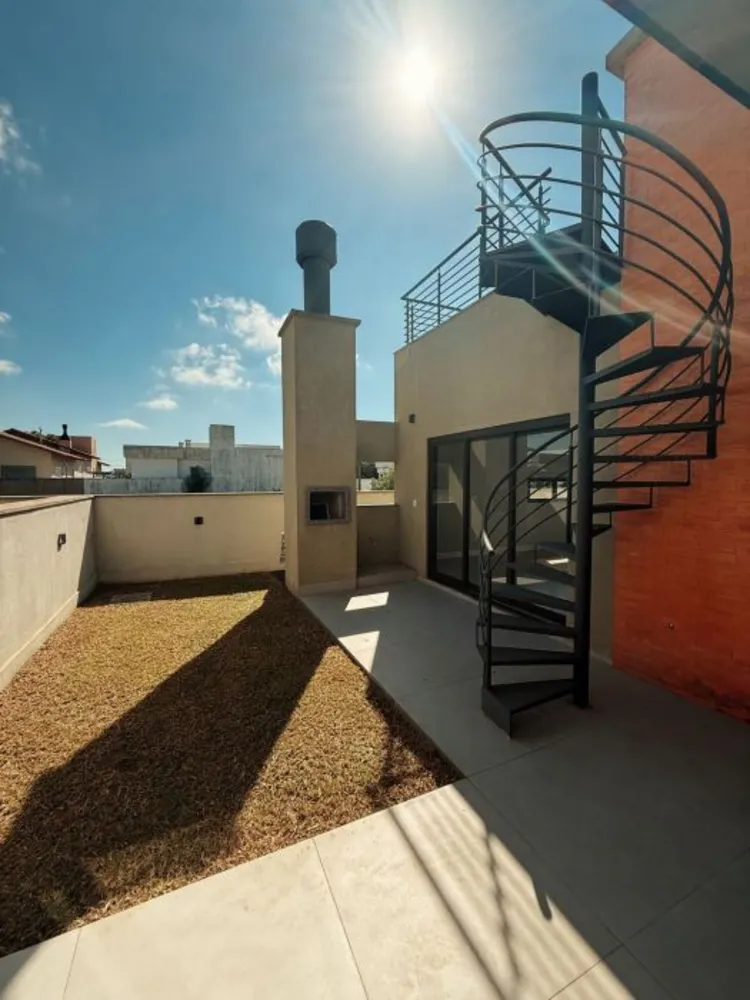 Casa, 3 quartos, 114 m² - Foto 1