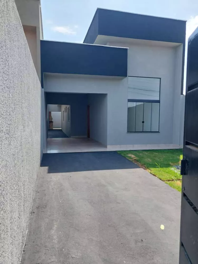 Casa à venda com 2 quartos, 100m² - Foto 1