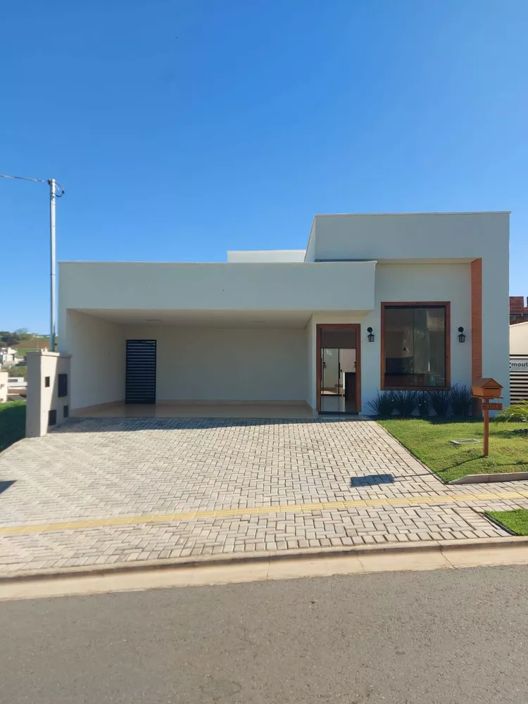 Casa à venda com 3 quartos, 135m² - Foto 1