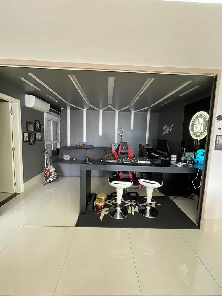 Apartamento à venda com 3 quartos, 150m² - Foto 4