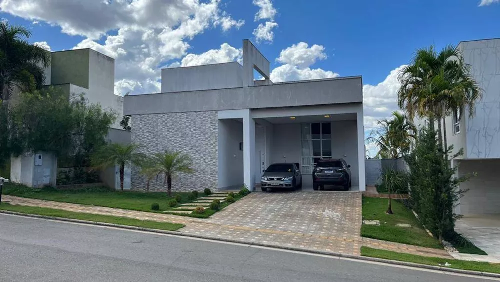 Casa à venda com 3 quartos, 255m² - Foto 1