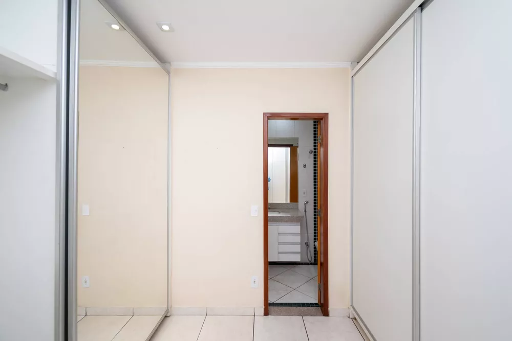 Casa à venda com 4 quartos, 197m² - Foto 4