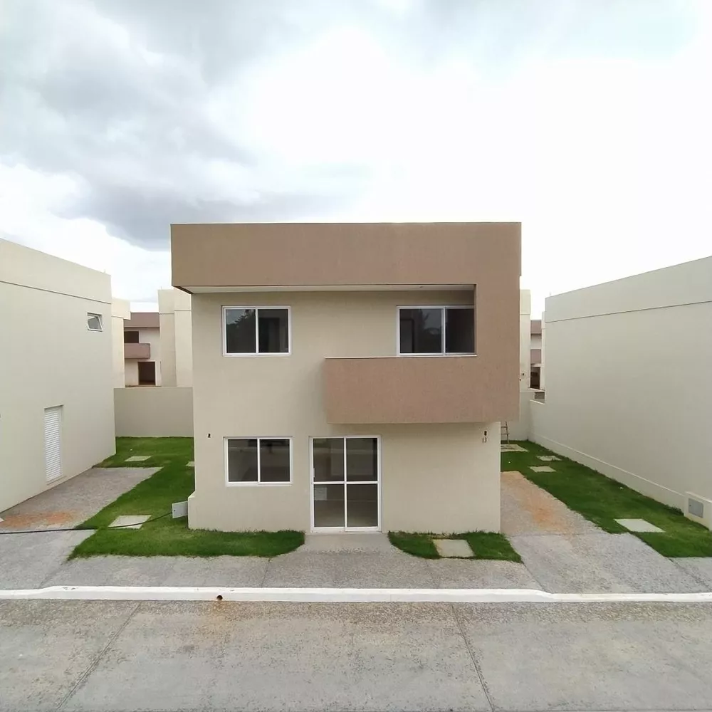 Casa à venda com 3 quartos, 107m² - Foto 1