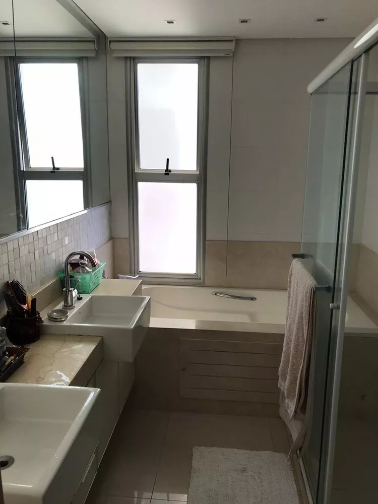 Apartamento à venda com 4 quartos, 208m² - Foto 4