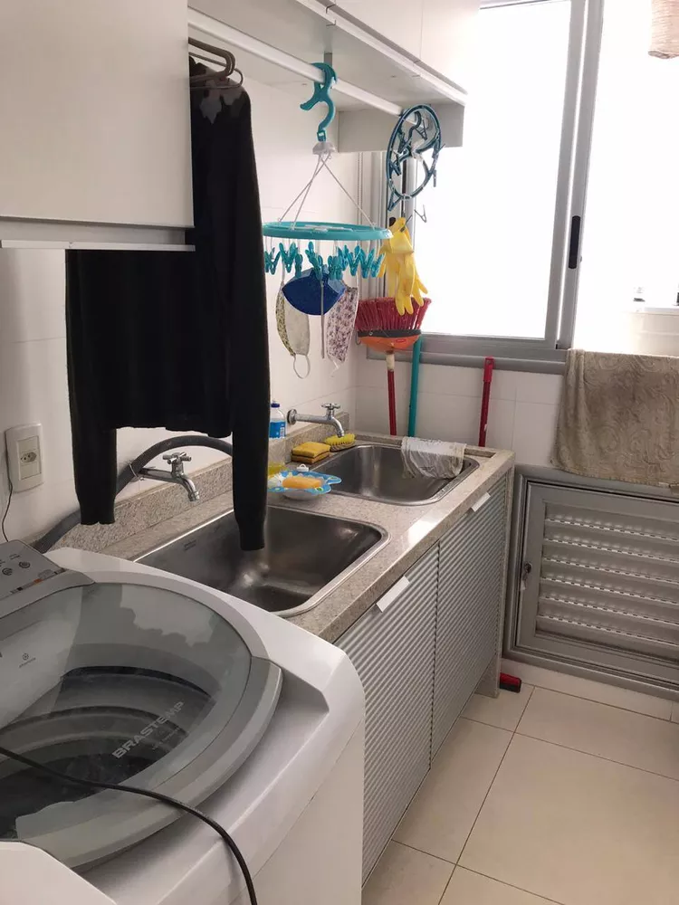 Apartamento à venda com 4 quartos, 208m² - Foto 2