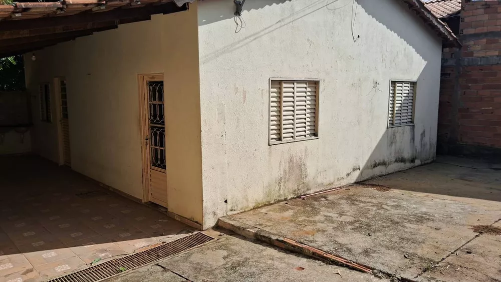 Casa à venda com 2 quartos, 360m² - Foto 2