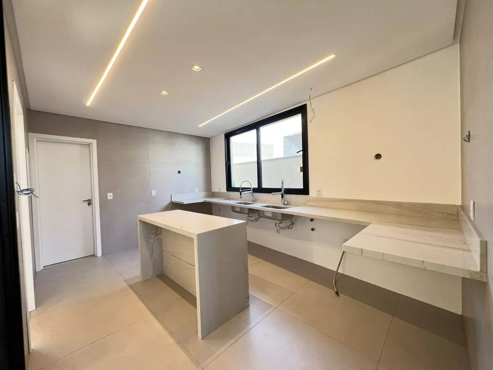 Casa à venda com 4 quartos, 314m² - Foto 10