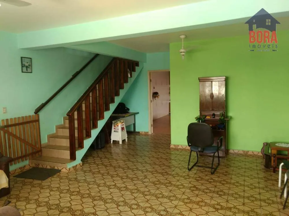 Casa, 4 quartos, 175 m² - Foto 1