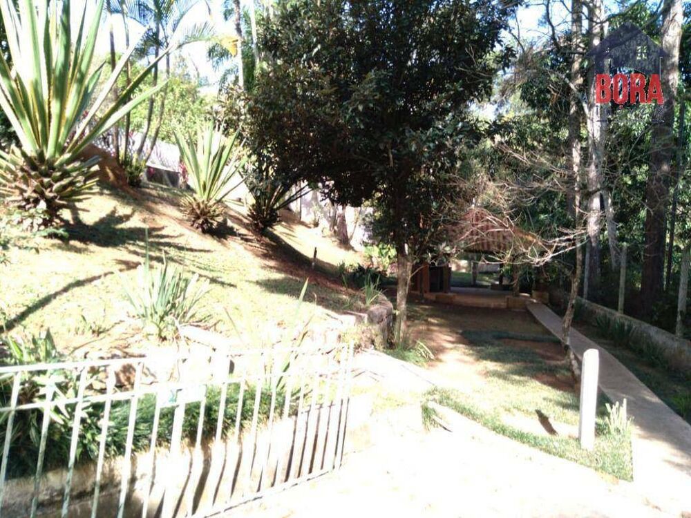 Chácara à venda com 8 quartos, 459m² - Foto 18