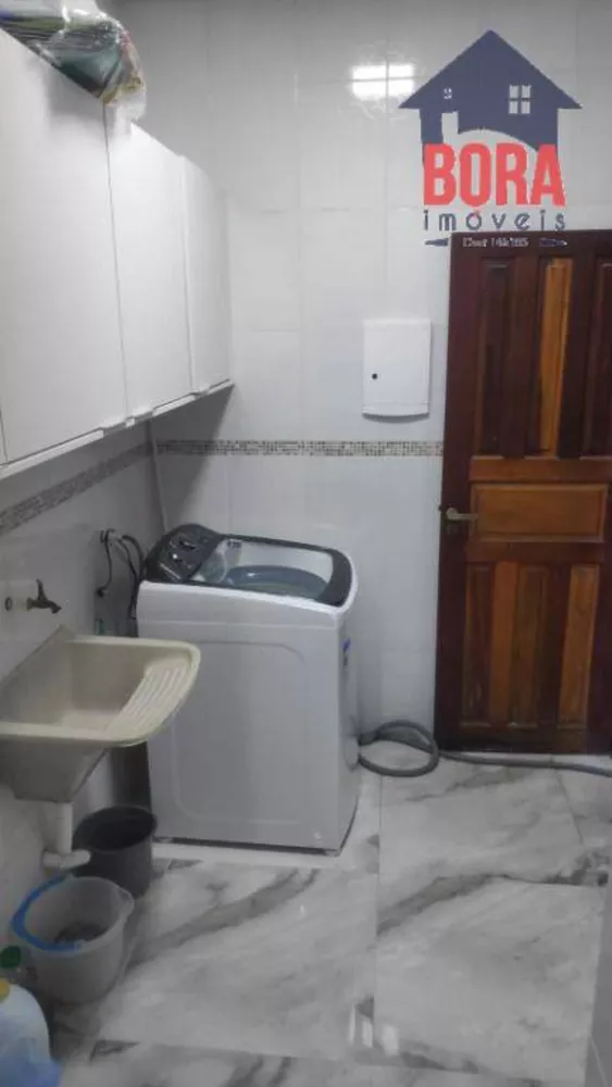 Casa à venda com 4 quartos, 210m² - Foto 1