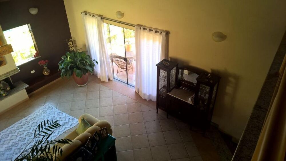 Casa de Condomínio à venda com 4 quartos, 396m² - Foto 1