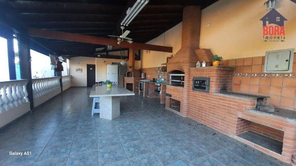 Chácara, 5 quartos, 1285 m² - Foto 1