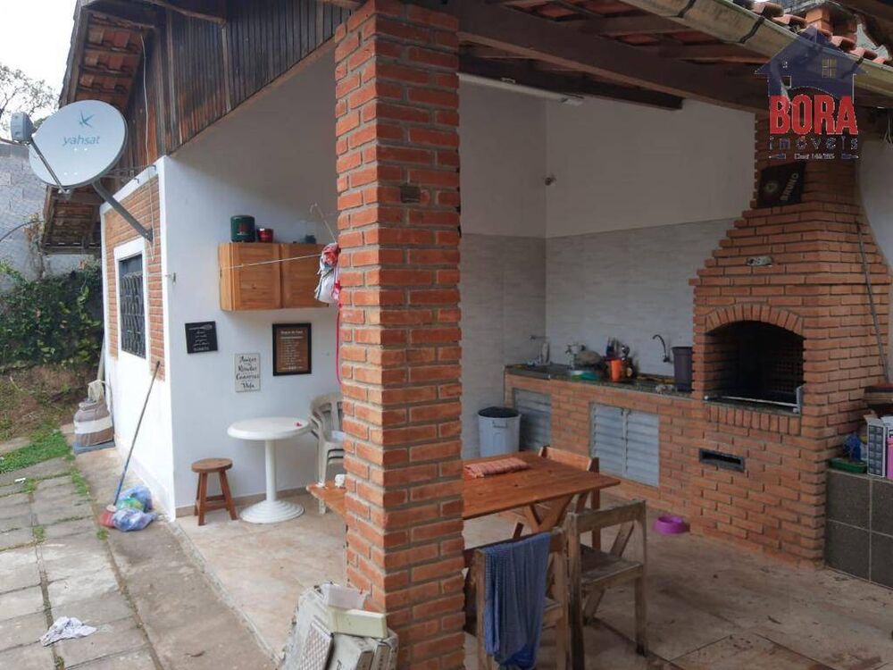 Casa de Condomínio à venda com 3 quartos, 200m² - Foto 2