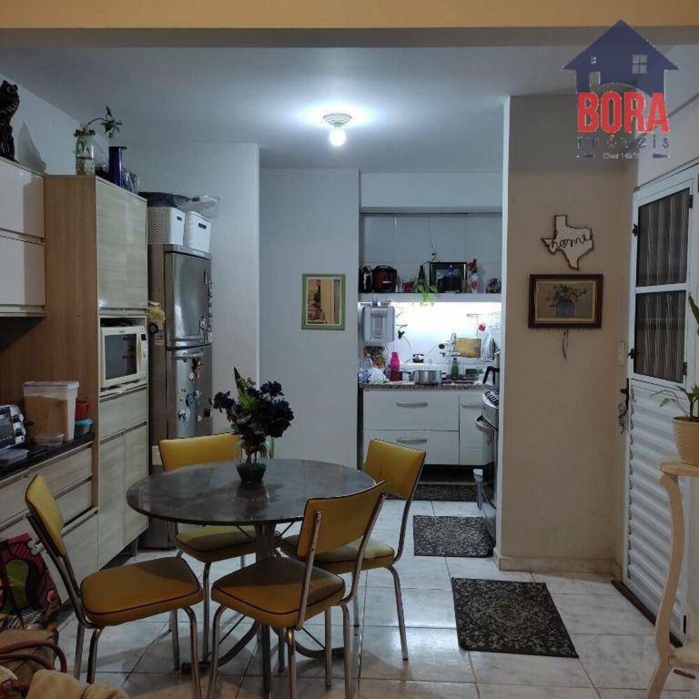 Casa à venda com 2 quartos, 105m² - Foto 11