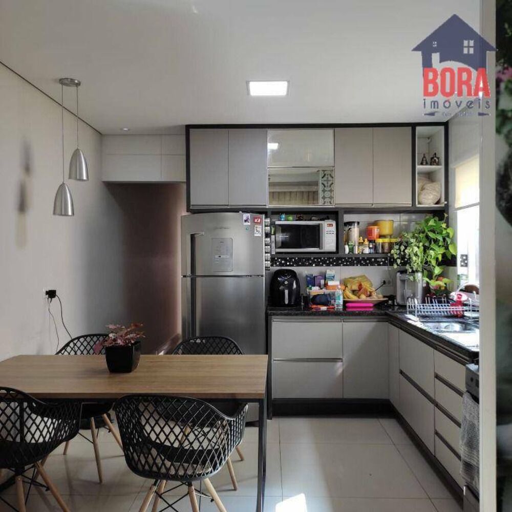 Casa à venda com 2 quartos, 105m² - Foto 1