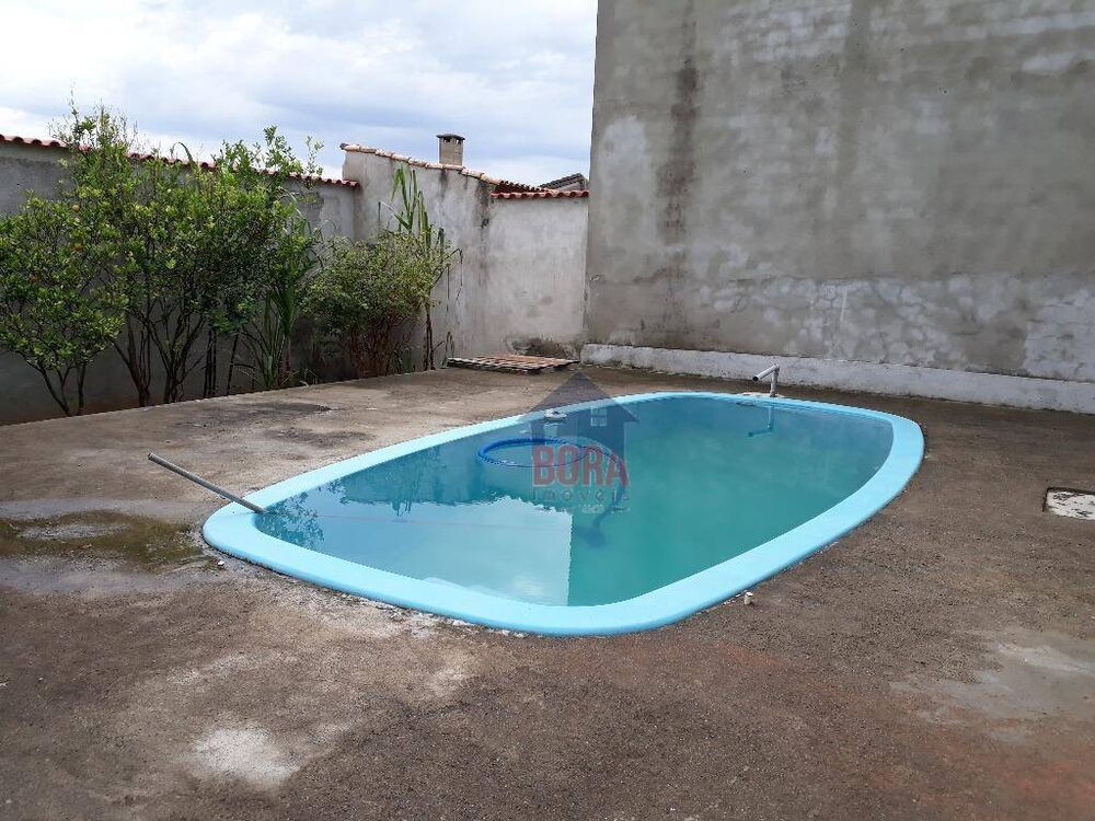 Casa à venda com 2 quartos, 400m² - Foto 2