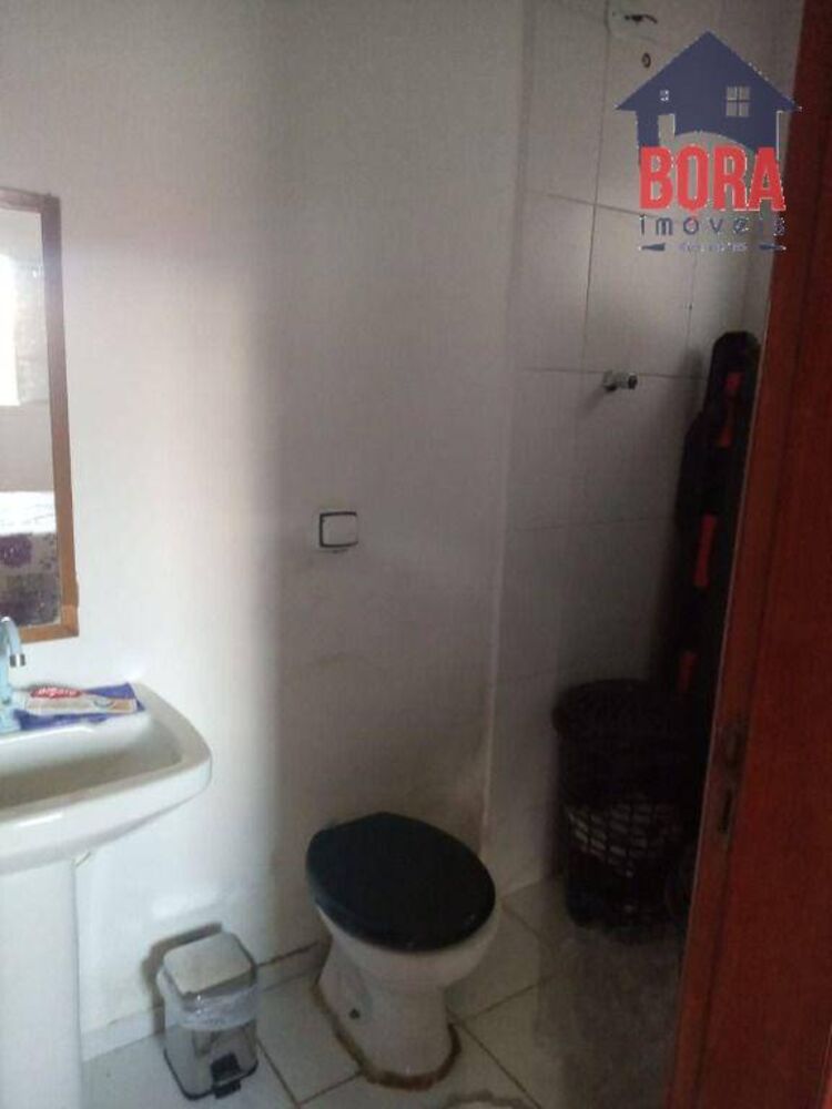 Casa à venda com 2 quartos, 60m² - Foto 4