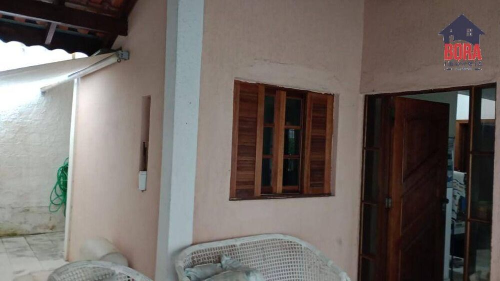 Casa à venda com 2 quartos, 67m² - Foto 2