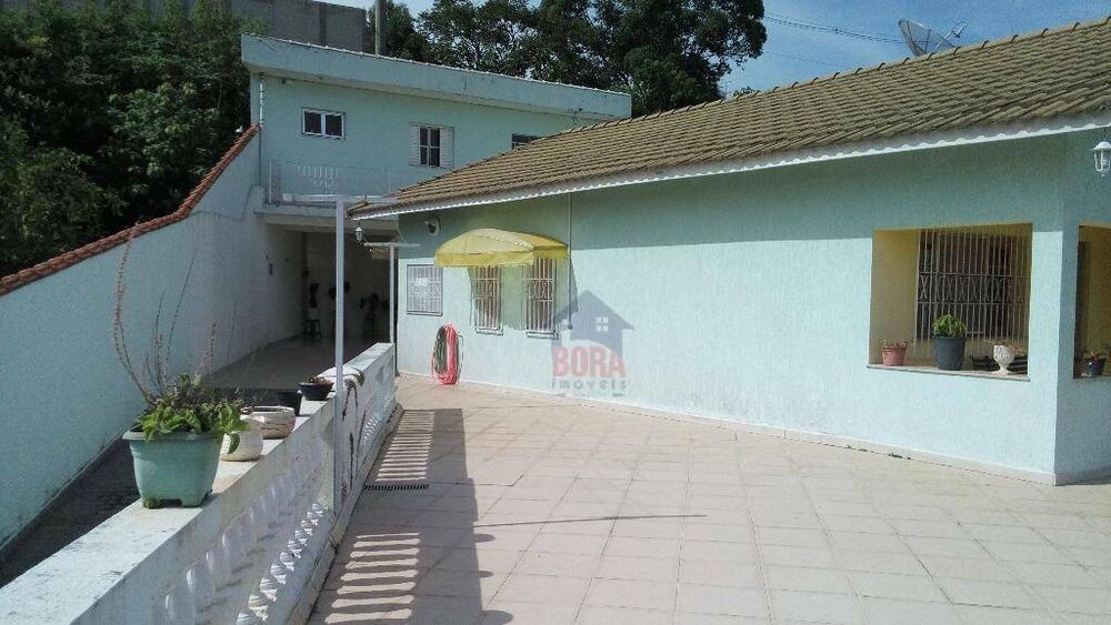 Casa à venda com 2 quartos, 178m² - Foto 2