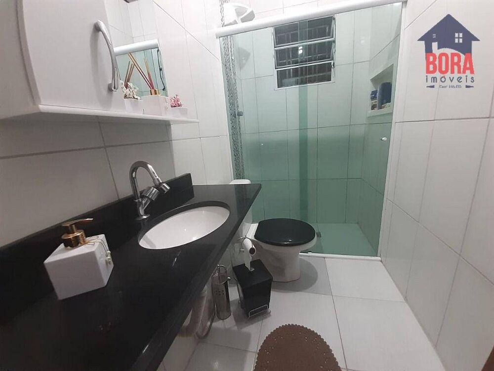 Casa à venda com 2 quartos, 66m² - Foto 1