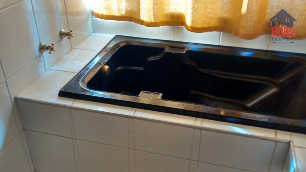 Casa à venda com 3 quartos, 250m² - Foto 2
